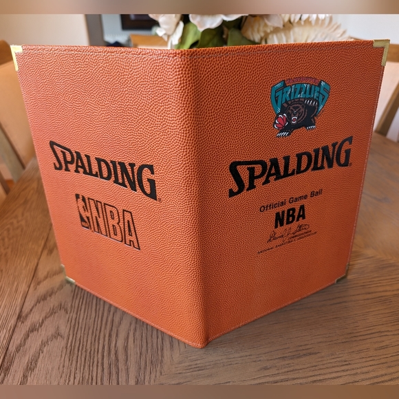 NBA Vancouver Grizzlies Spalding embossed busines padfolio. *Pristine condition* - Picture 8 of 9